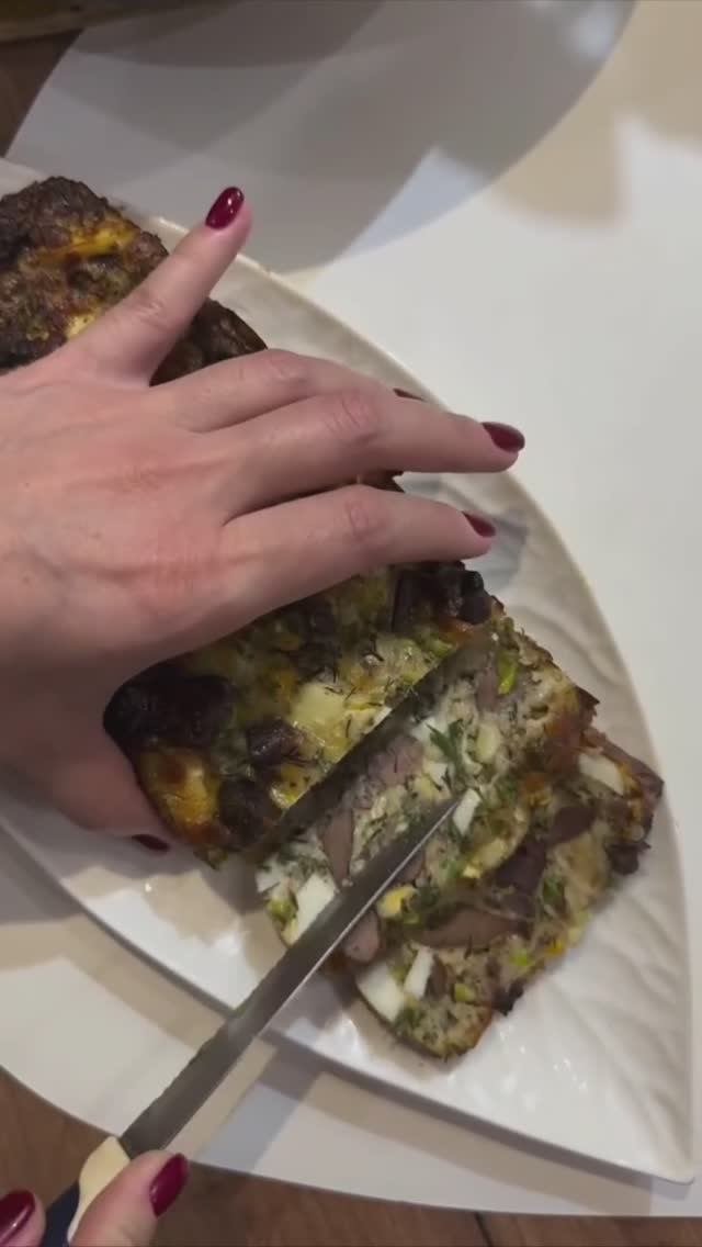 🍲 Запеканка из куриной печени с яйцами, сыром и зеленью.