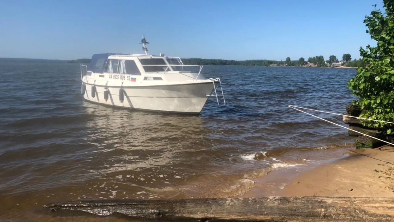 Катер Bella 8001 на 10 человек с дизельным мотором!