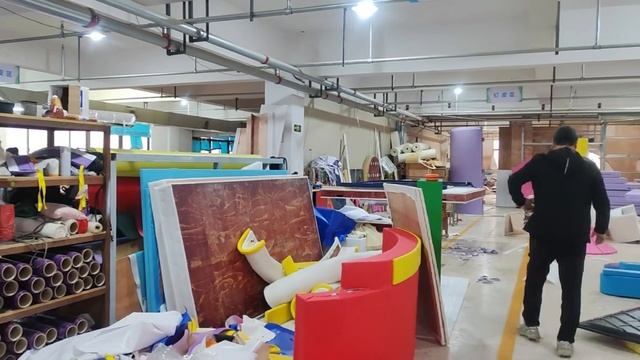 Экскурсия по заводу 👀 Детская площадка в процессе производства