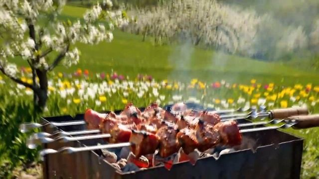 Блины? Куличи? Шашлыки!