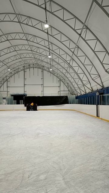 Учимся играть в хоккей.