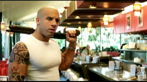 Кейдж проходит первое испытание в кафе  | Три Икса