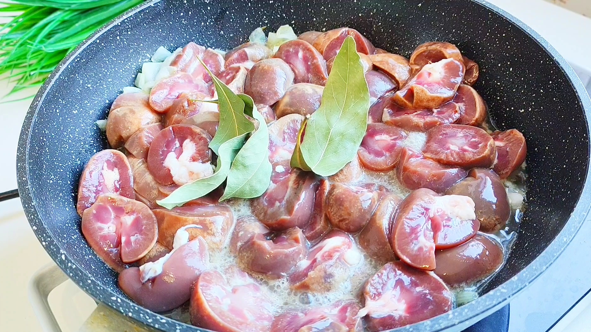 Бараньи почки, тушеные с луком - сочная подлива к вермишели🍝