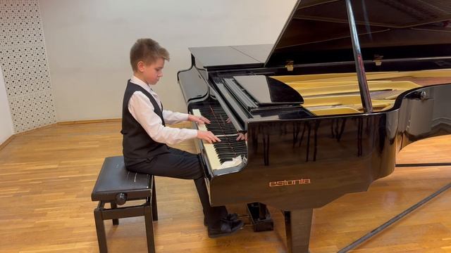 В.А Моцарт, Соната для фортепиано ля-минор, A-moll, KV 310 (300d), 1 часть