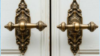 Как врезать замок в межкомнатную дверь без фрезера