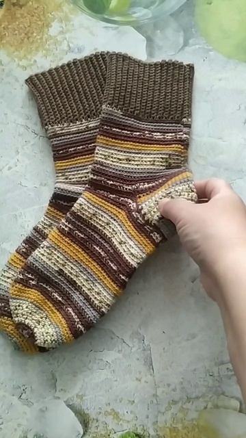 Мужские носки крючком. Вторая пара за апрель 2026