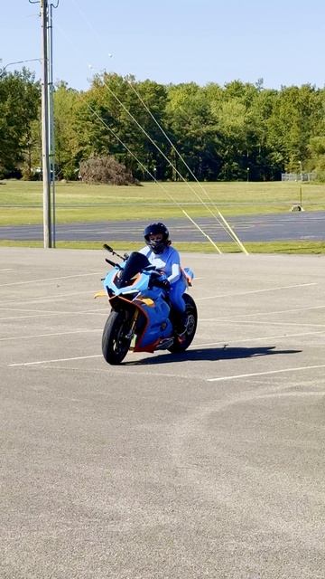 Катя Алмаз мото девушка на Дукати Ламборгини