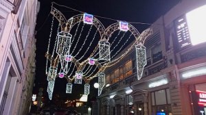 Набережная имени Ленина в Ялте в вечернее время.