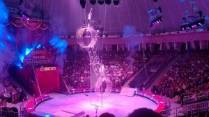 цирк запашного колесо смелости