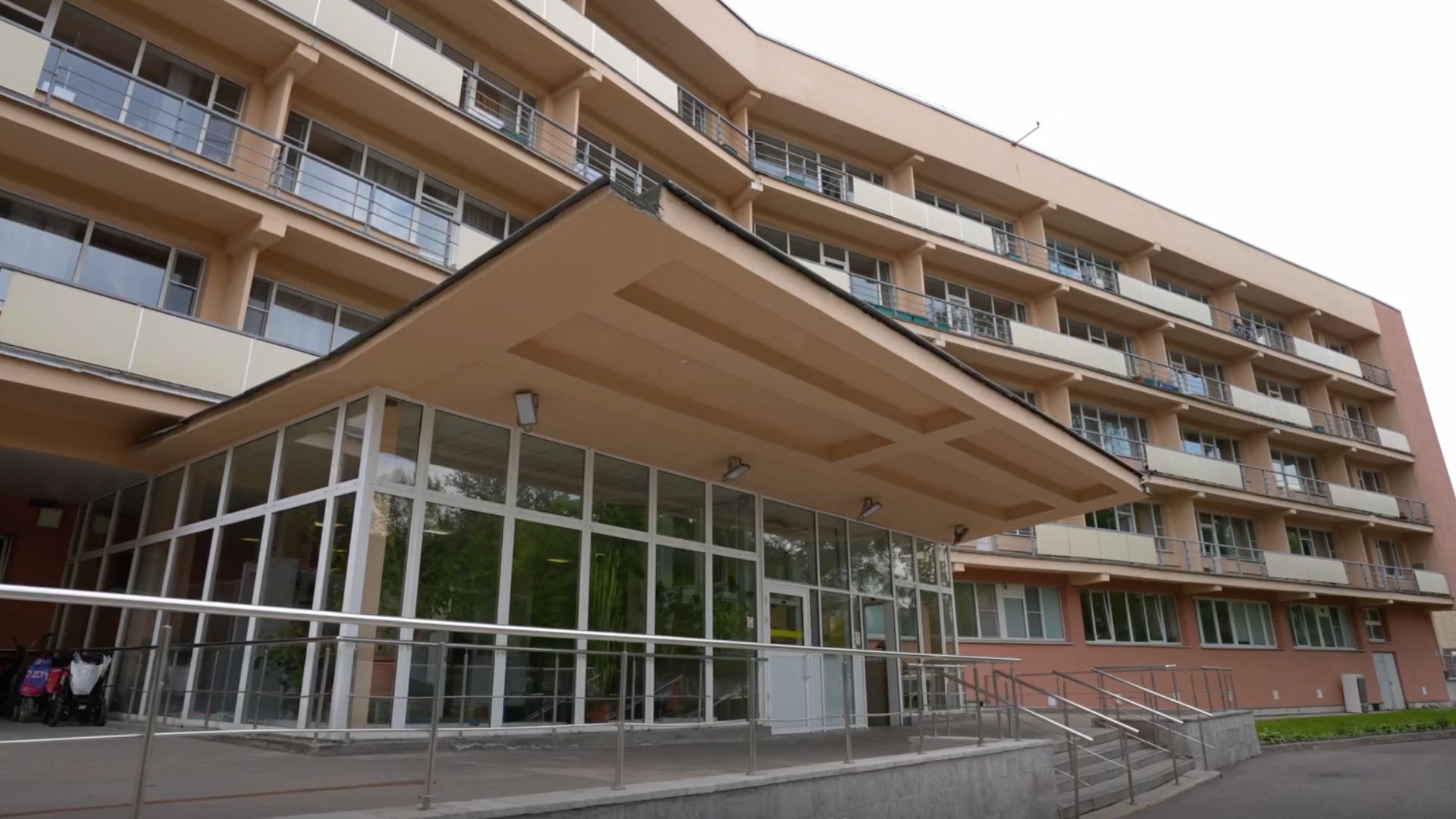 Как работает система подъёма и перемещения БМ-04 с компенсацией веса в ДИПИ №1 СПб