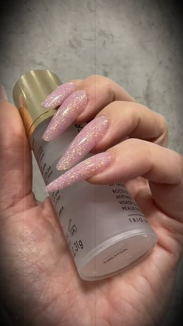 форма миндаль на длинные ногти