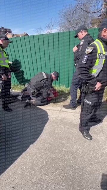 В Киеве, жестоко избив женщин, полицейские похитили мужчину 1