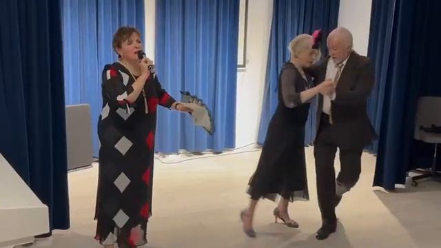 Поём и танцуем танго💃.Либер-танго.Пьяцолла.Отрывак.