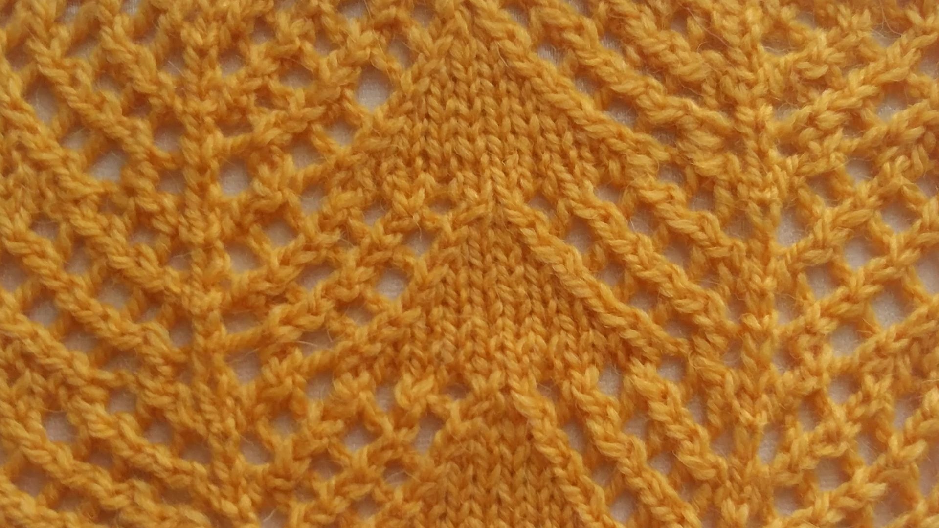 122. Изящные дорожки с елочками