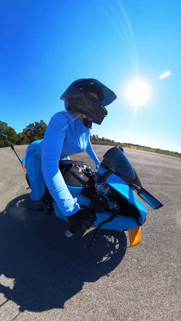 Катя Алмаз мото девушка на Дукати Ламборгини