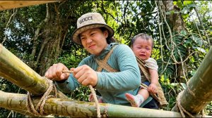 Она заканчивает ремонт на кухне... а кто-то тайком ей помогает.