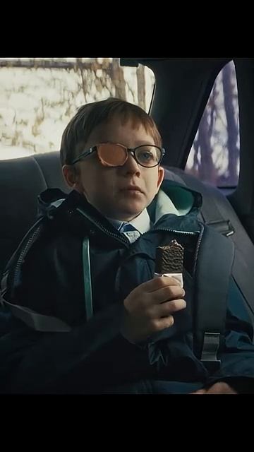 СВОРОВАЛ ПАЦАНА ПРЯМО НА УЛИЦЕ