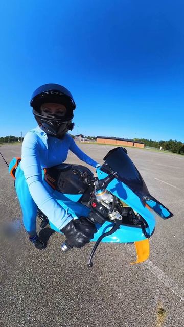 Катя Алмаз мото девушка на Дукати Ламборгини