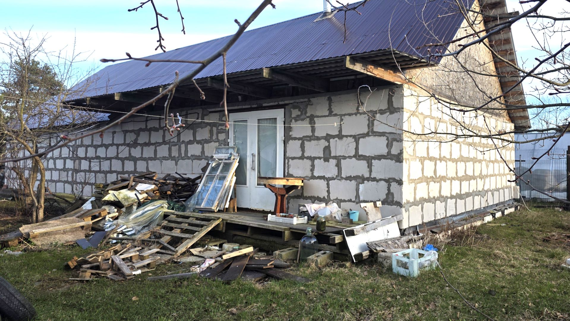 продам участок с двумя домами снт Восход-4 Кировский район Лен.обл.