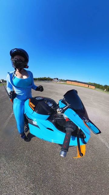 Катя Алмаз мото девушка на Дукати Ламборгини