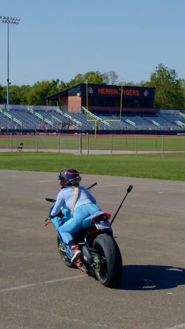 Катя Алмаз мото девушка на Дукати Ламборгини