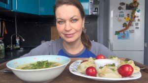 МУКБАНГ КУРИНЫЙ СУП СО ЗВЁЗДОЧКАМИ / МАНТЫ / СОУС / ОВОЩИ / MUKBANG ЕДА ОБЖОР