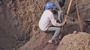 Huge boulder removal from kobelco gyratory crusher