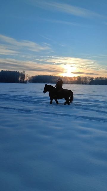 Морозный выезд на закате