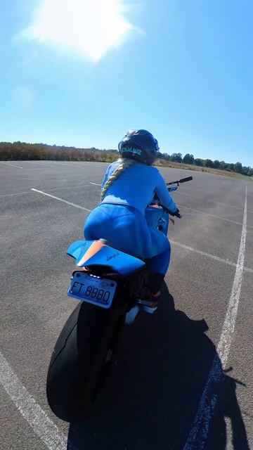 Катя Алмаз мото девушка на Дукати Ламборгини