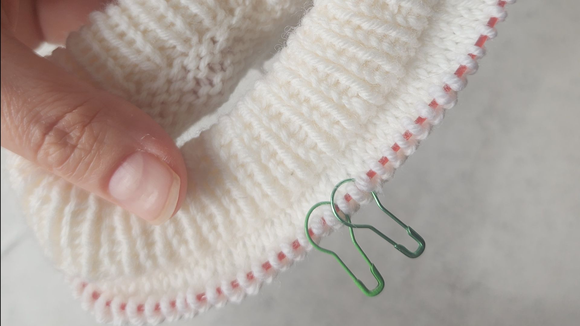 Прибавки на штанах Love