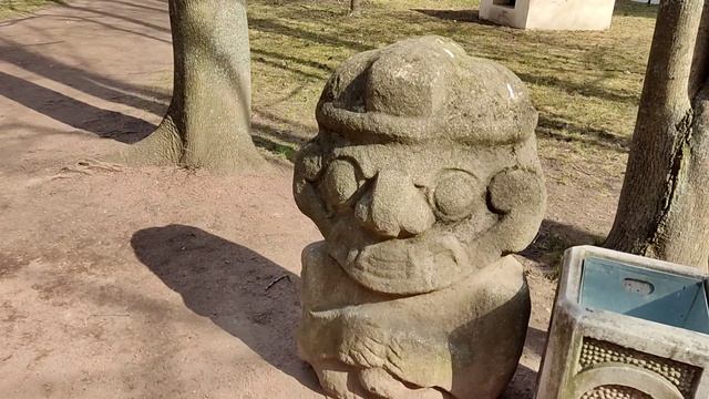 Ацтекские идолы во дворе Кунсткамеры