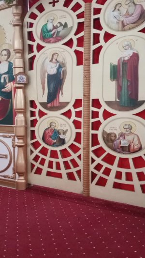 Божественная служба в храме Святой Троицы