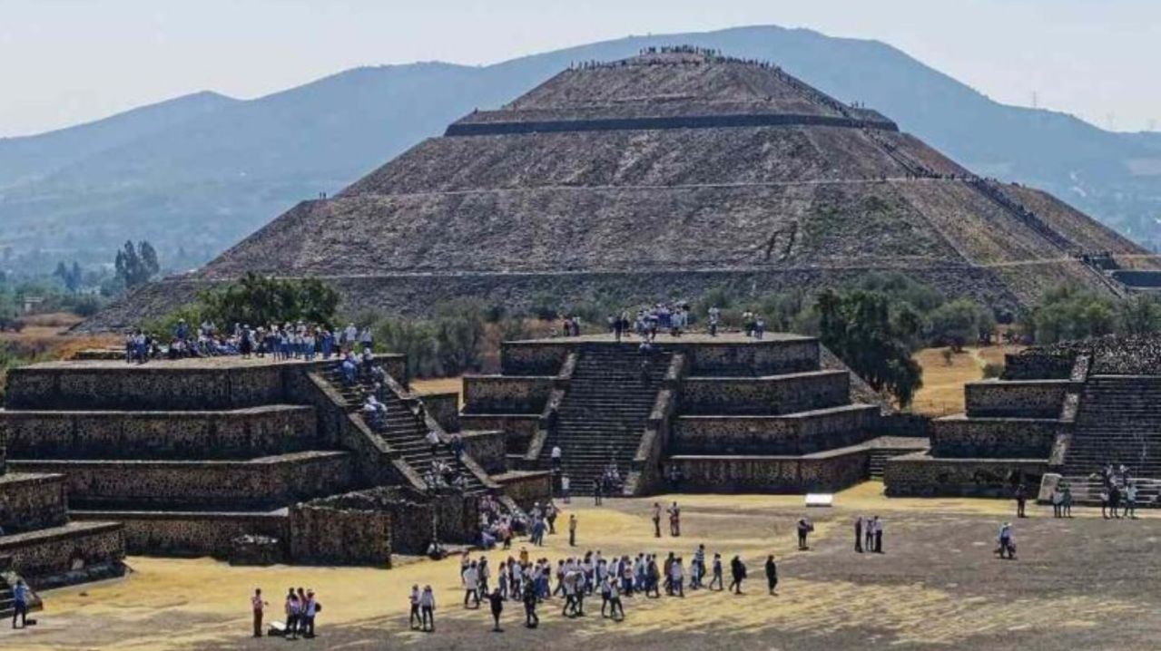 Неизвестный открыл стрельбу у пирамид в Мексике и ранил 13 человек