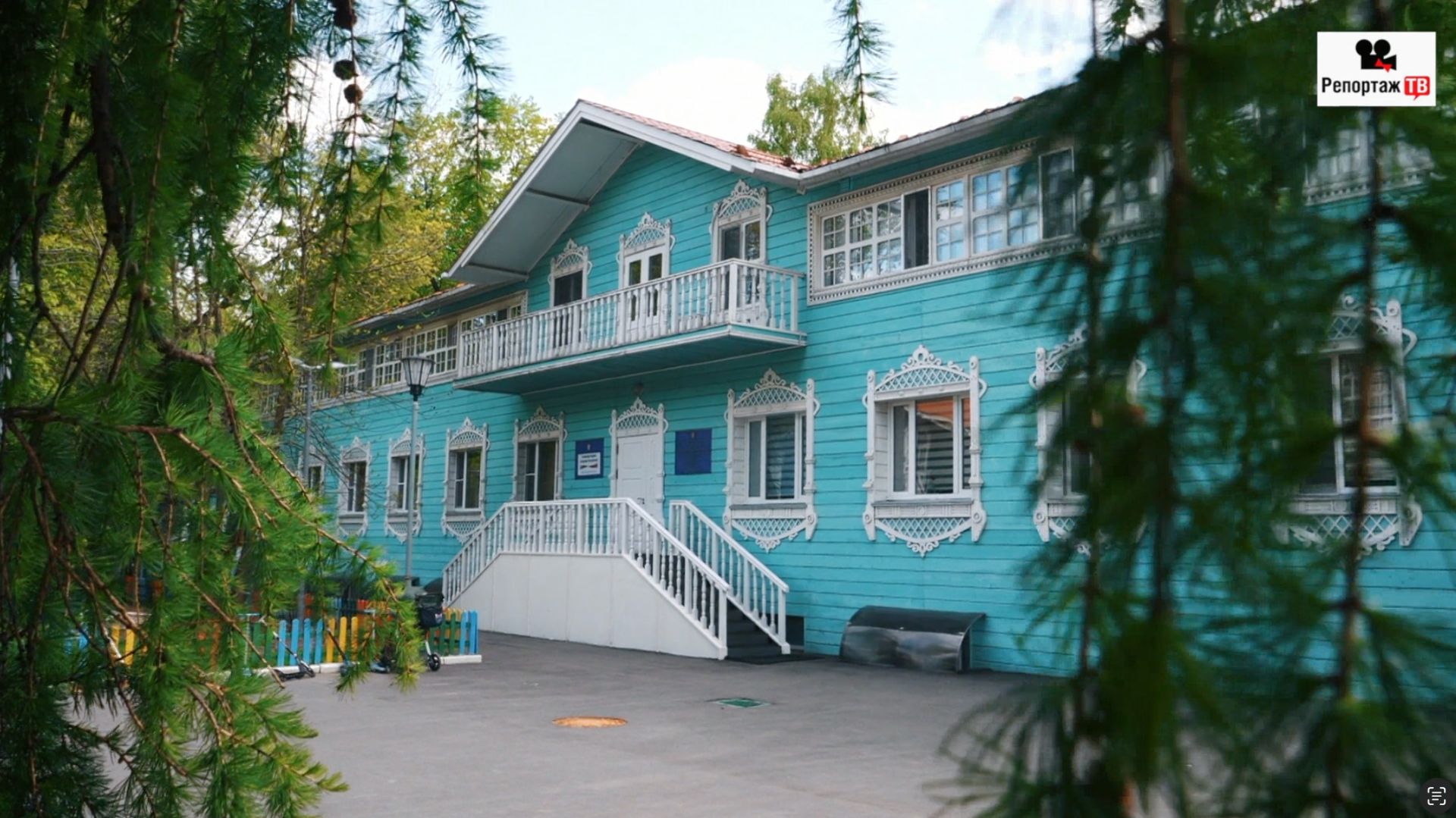 Танец девочек и мальчиков на Выпускном в декском саду 