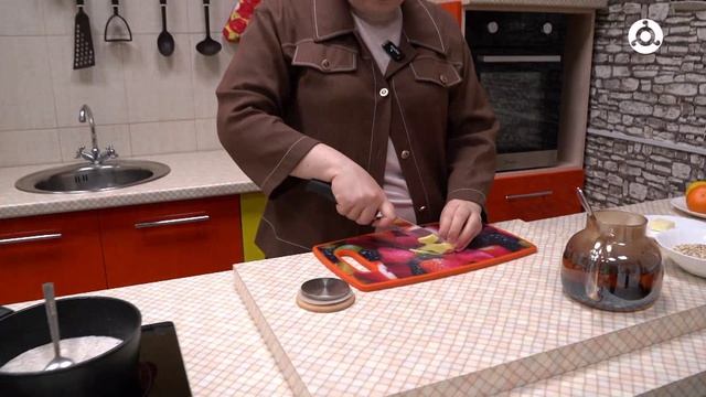 Утреннее меню. Готовим овсяную кашу на молоке с ягодами