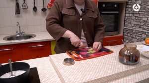 Утреннее меню. Готовим овсяную кашу на молоке с ягодами