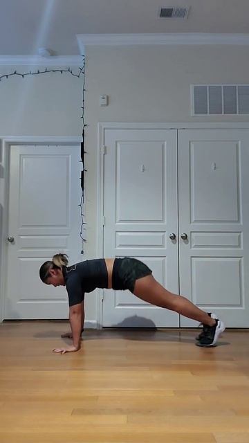 Отжимания от пола + Pike Ups со слайдерами / Slider Pike Pushup