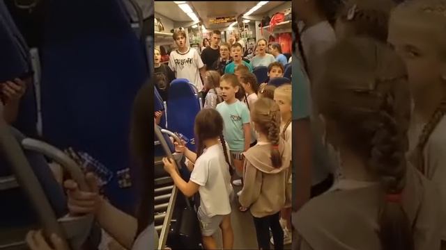 Дети исполняют 