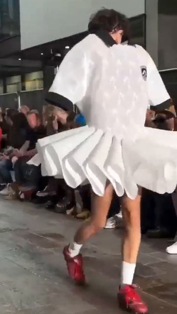 Новая коллекция мужских костюмов для европейцев.
😏Хорошие костюмы, надо брать!…