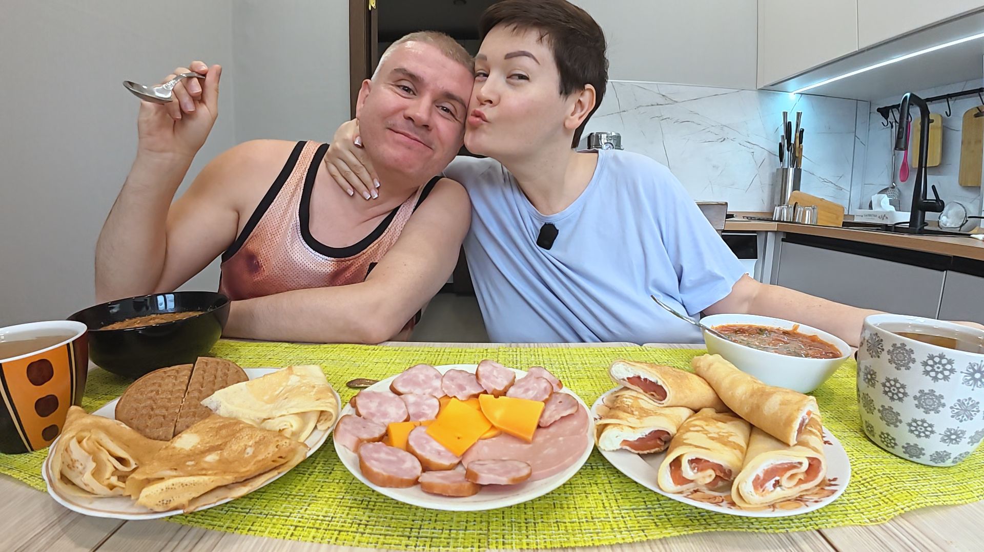 Мукбанг люблю МУЖА) СКУПОЙ платит дважды! На СЕБЕ и на качестве НЕ ЭКОНОМИМ! Семейный обед в России