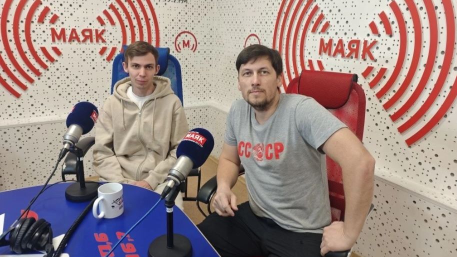 В рабочий полдень. Цифровые летчики на фронте