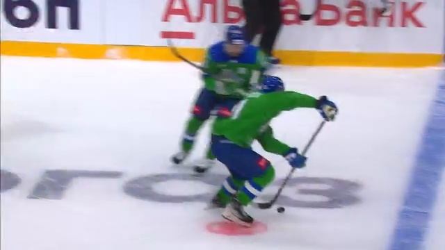 Архив КХЛ. Салава_Автомобилист 12092025. Огромный Трямкин затоптал Максима Кузнецова