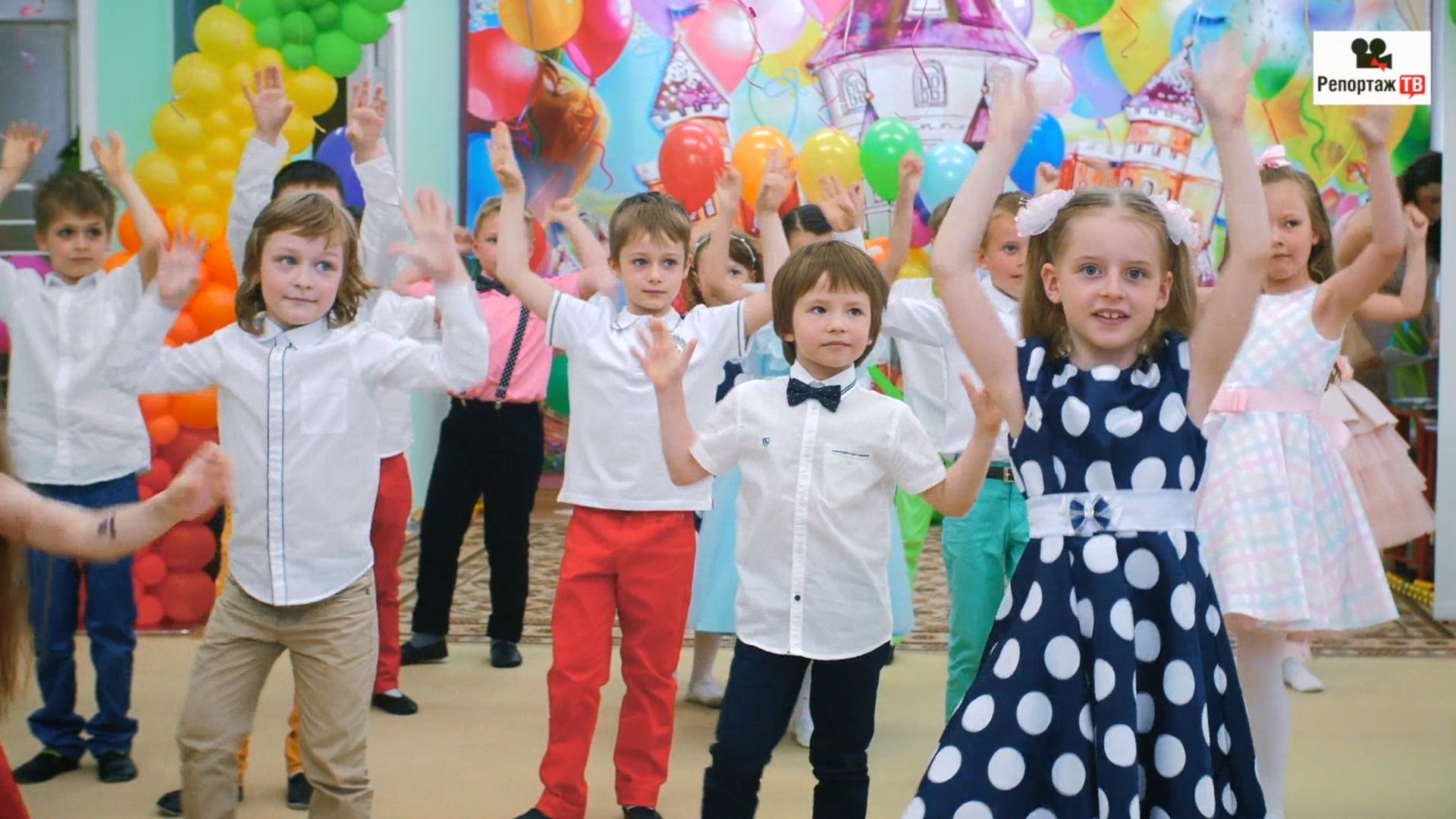 Самый зажигательный танец на Выпускном - танцы на утренник в детском саду - видеосъемка