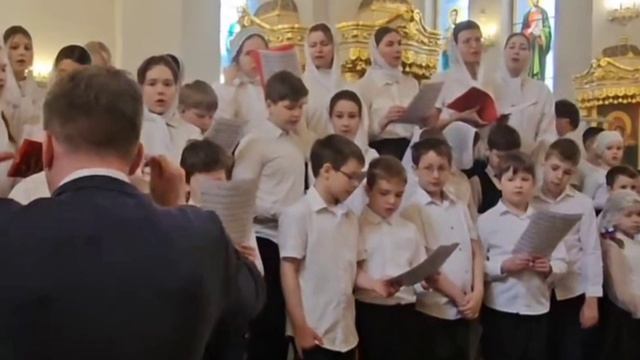 Хор воскресной школы, детская Божественная Литургия на Пасху (фрагменты)