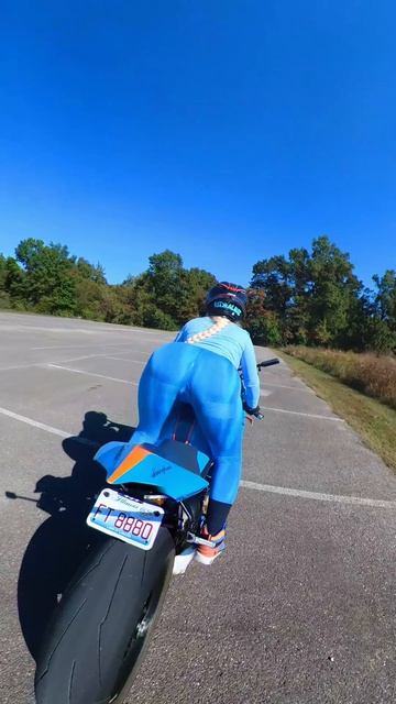 Катя Алмаз мото девушка на Дукати Ламборгини