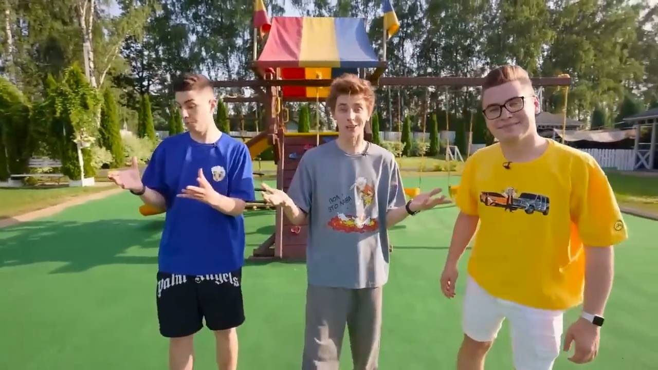 Стали НЯНЯМИ в ДЕТСКОМ САДУ на 24 Часа ! Влад Бумага А4 Видео Влада Влад а4 Бумага а4 А 4