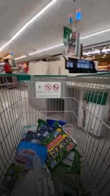 Люди думают что они выбирают. А на самом деле выбирают за них.