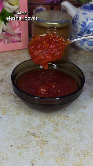 Соус сладкий чили и соус канкочи из перца и чеснока