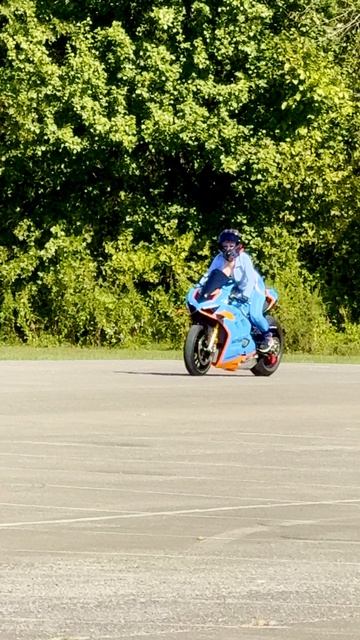 Катя Алмаз мото девушка на Дукати Ламборгини