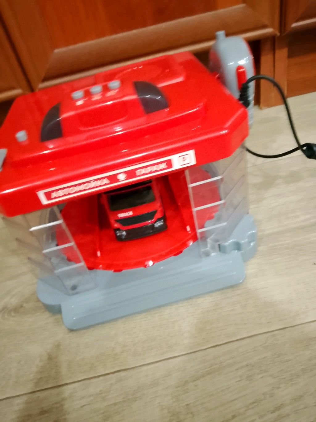 я показывают с вои́ дом